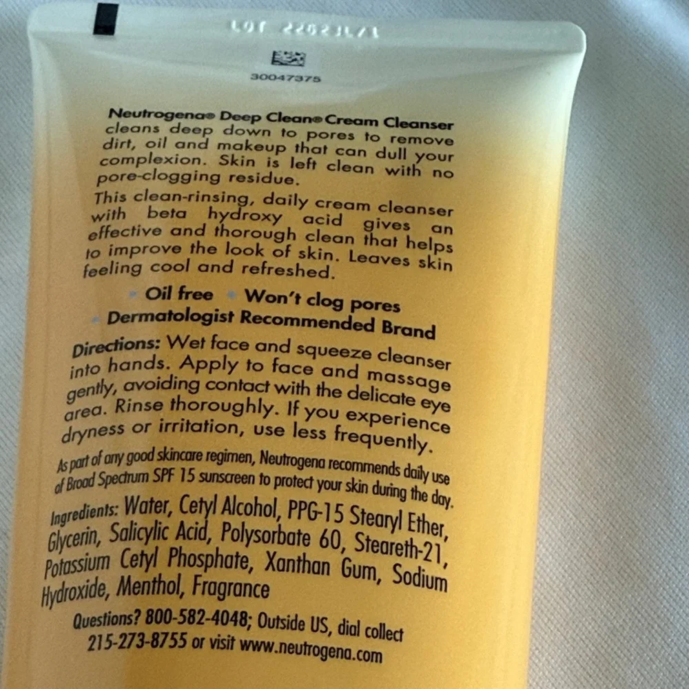 NWT Neutrogena Deep Clean Cream Cleanser 7oz